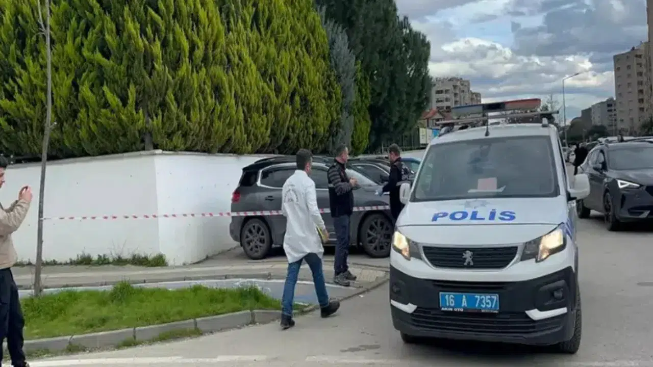 Bursa'da kadın öğretmeni sırtından vuran eski sevgili tutuklandı