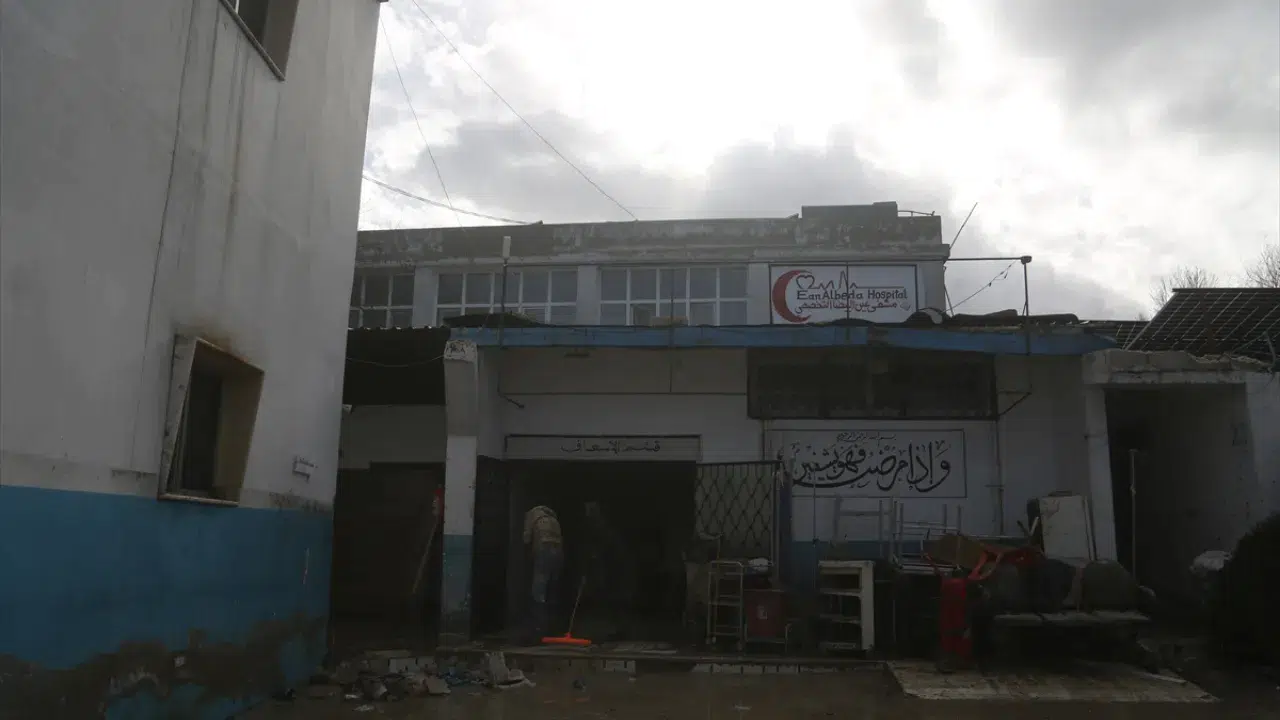 Suriye'de Ayunlbeyda Hastanesi sel nedeniyle kullanılamaz hale geldi