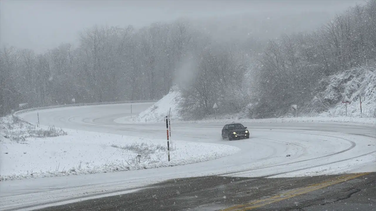 Edirne, Kırklareli ve Tekirdağ'da soğuk hava yaşamı olumsuz etkiliyor