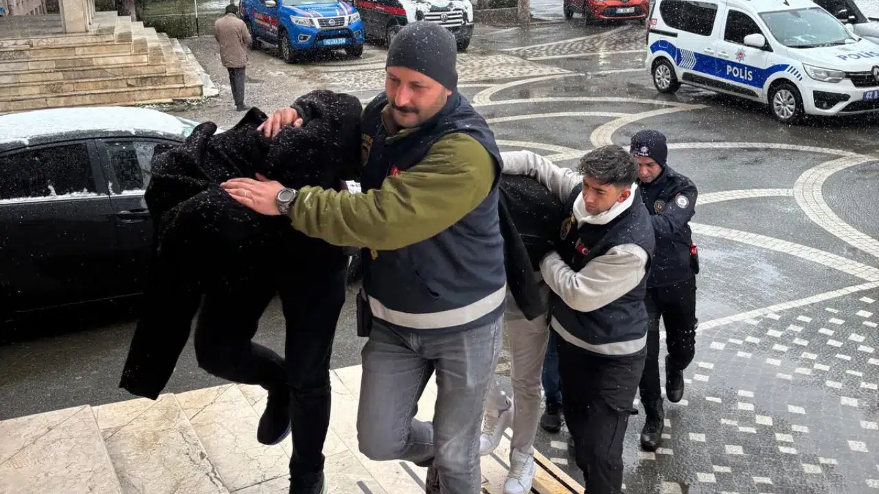 Konya'da sahte altın operasyonu : 3 şüpheli yakalandı