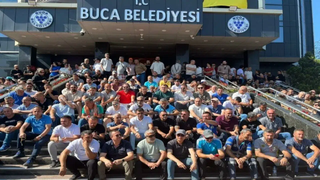 Buca Belediyesi'nde yeni kriz : İşçiler eyleme çıktı, işi bıraktı
