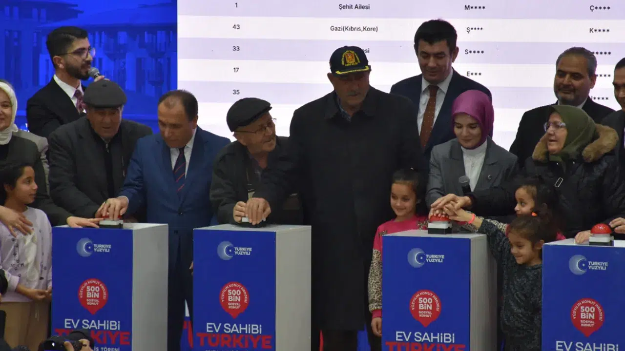 Bakan Göktaş : Ev sahibi olma hayalini 'Yüzyılın Konut Projesi' ile gerçek kılıyoruz