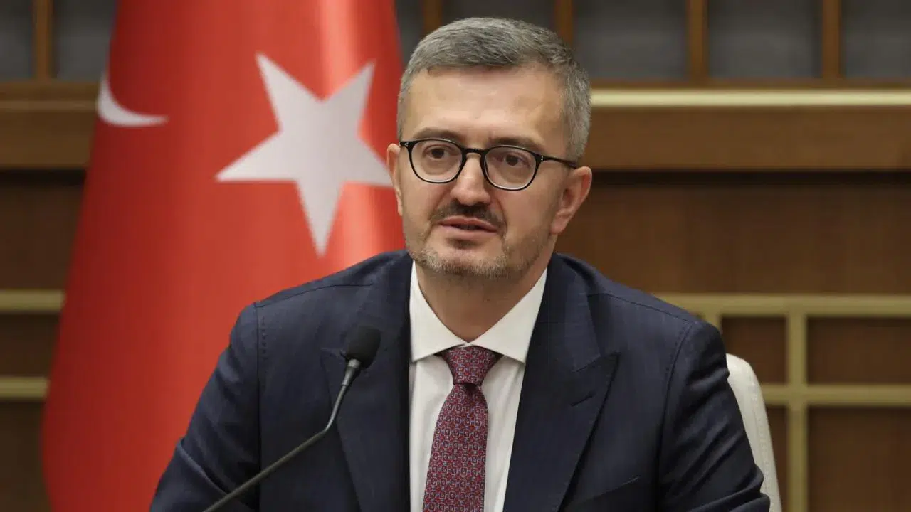 İletişim Bakanı Duran : Siyaset rekabet değil, demokrasimize saldırıdır