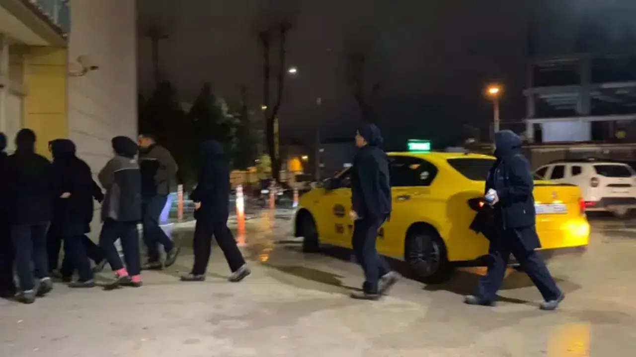 Bursa'da gıda zehirlenmesi : 20 işçi hastanelik oldu