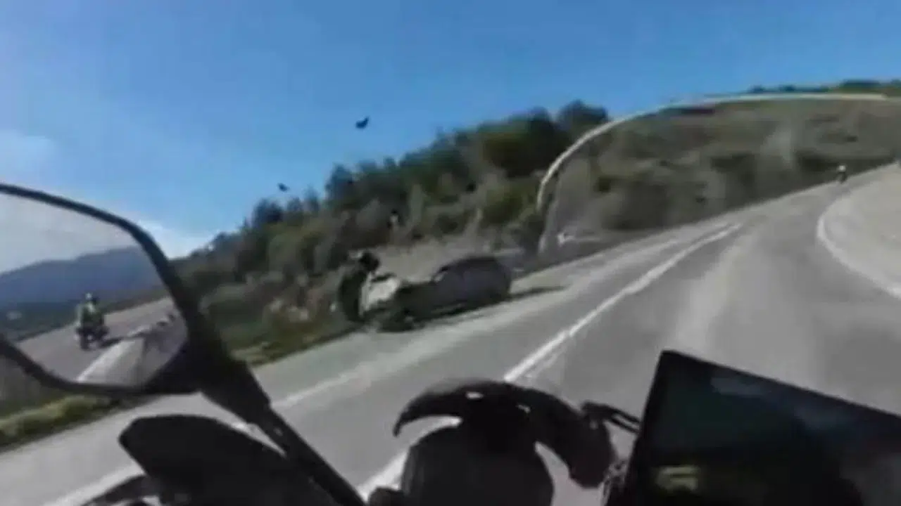 Bursa’da feci kaza : Sollama yapan motosiklet sürücüsü öldü