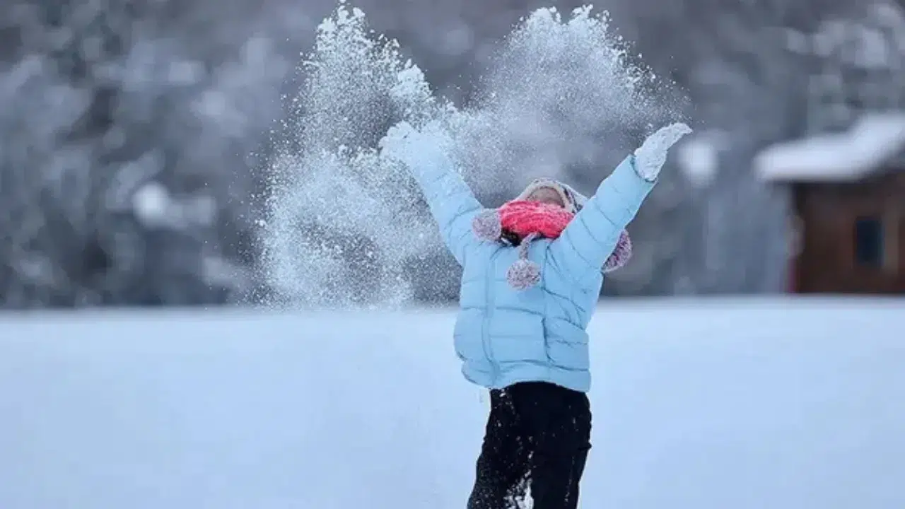 Erzurum'da Perşembe günü okullar tatil mi? Valilikten kar tatili açıklaması geldi