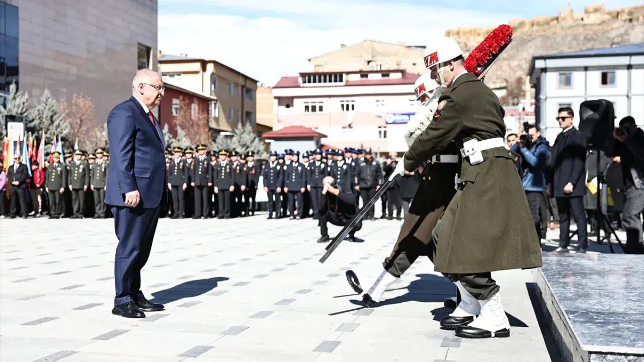 Bakan Güler, Bayburt'un kurtuluş töreninde konuştu