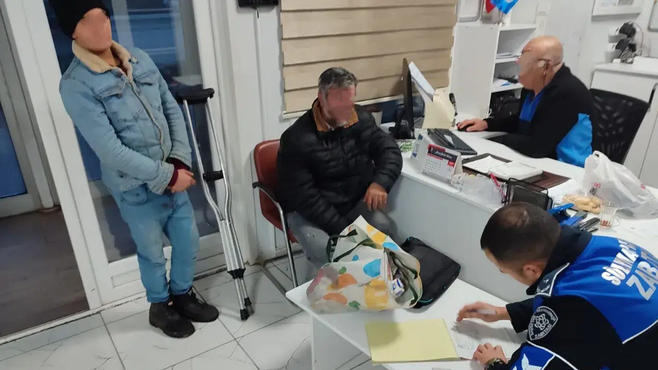 Tekirdağ'da dilenci operasyonu : Baba ile oğlu suçüstü yakalandı