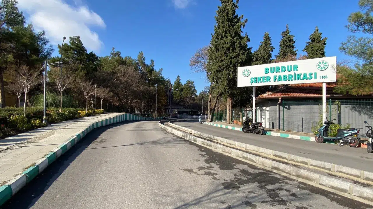 Burdur'da bir işçi kazası : Elini elevatör zincirine kaptırdı