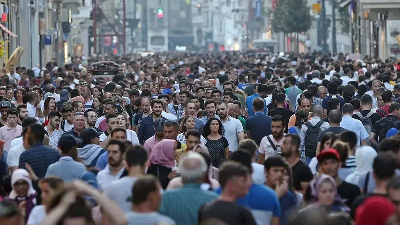 Türkiye'nin yeni nüfusu açıklandı : 86 milyon eşiği aşıldı , Esenyurt tarihe geçti