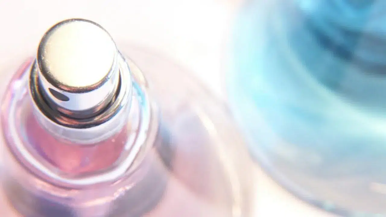 Parfüm, deodorant ve kolonya kullanmak orucu bozar mı?