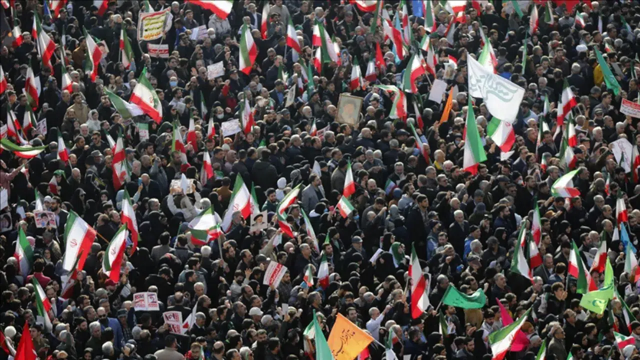 HRANA : İran'daki gösterilerde 6 bin 961 kişi hayatını kaybetti