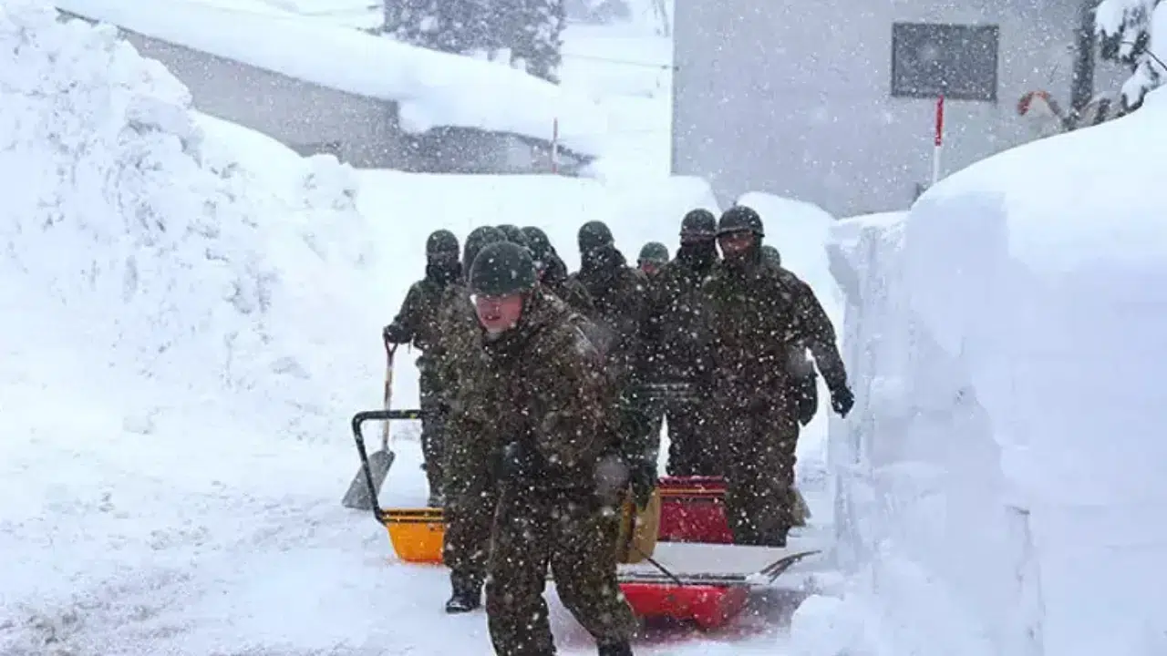 Japonya'da şiddetli kar etkisi : Ölü sayısı 42'ye yükseldi