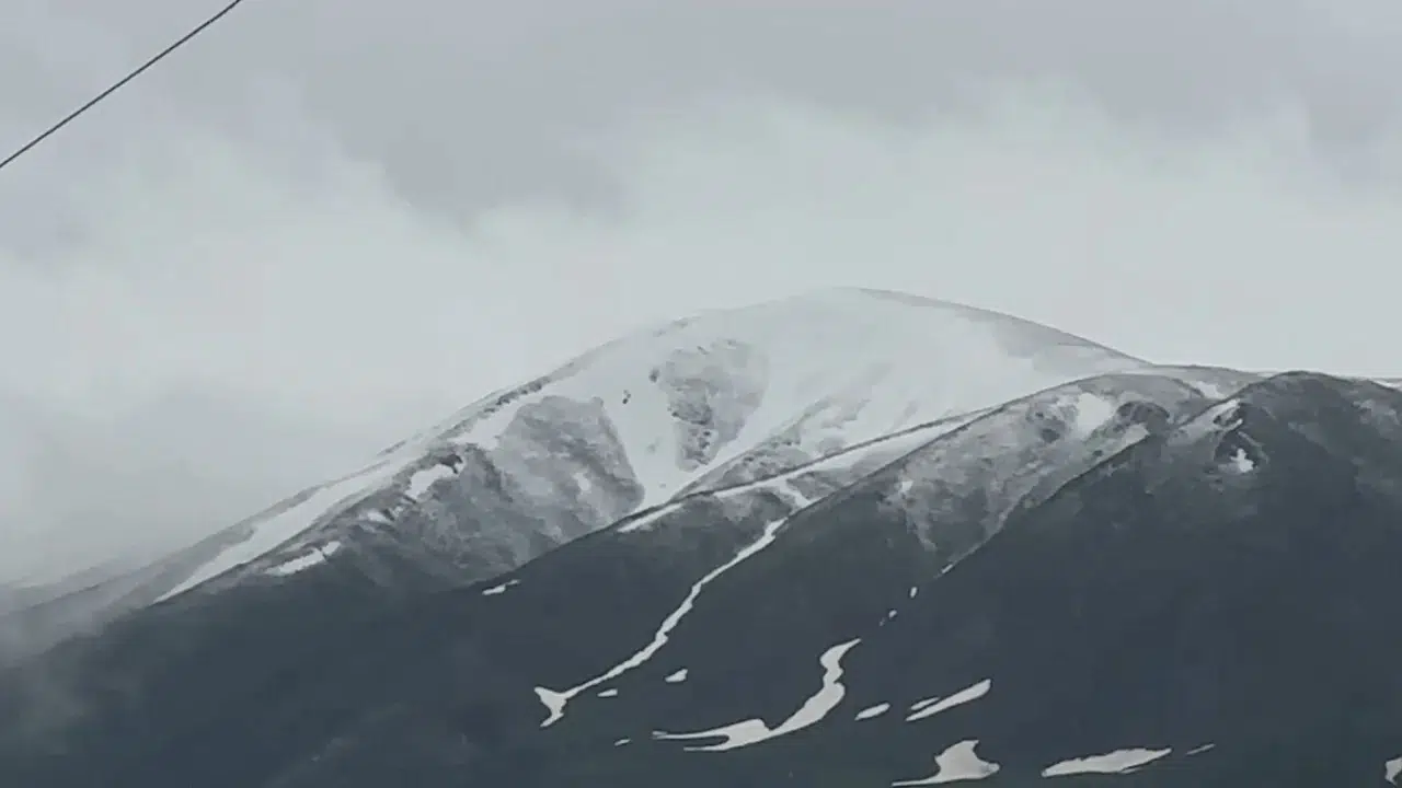 Hakkari Yükseova'da kar etkisi : Kar kalınlığı merkezde 1 metre oldu
