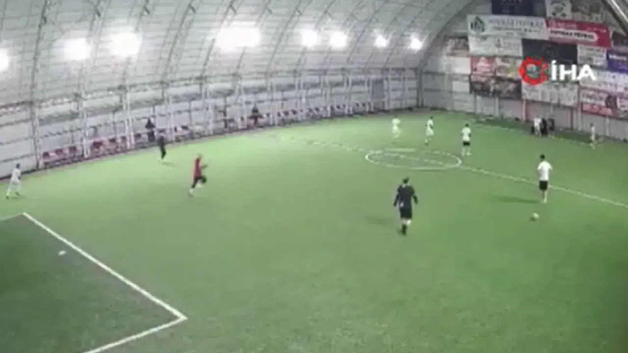 Ordu'da halı sahada kalp krizi geçiren öğretmen yaşamını yitirdi