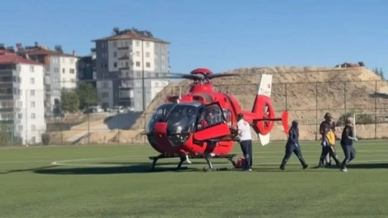 Malatya'da kritik müdahale : 86 yaşındaki hasta helikopterle Malatya'ya sevk edildi
