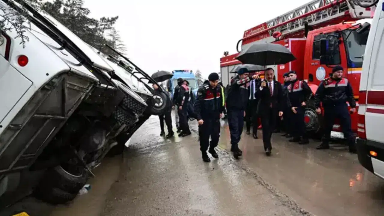 Isparta’da cezaevi ring aracı devrildi : 3 jandarma yaralandı