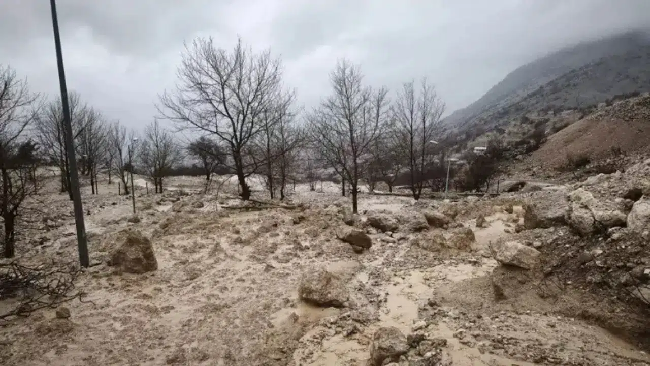 Adıyaman'da heyelan meydana geldi : 2 ev boşaltıldı