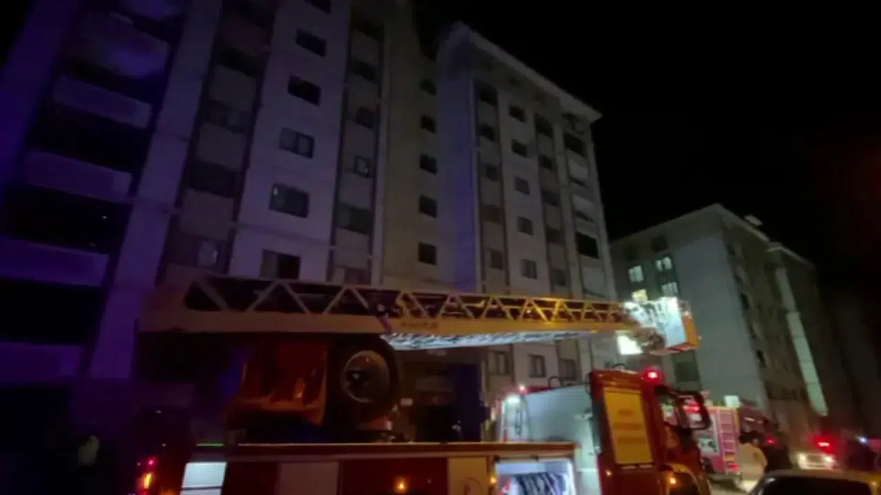 Hatay'da korkutan yangın : Tüp patladı, 13 kişi mahsur kaldı!