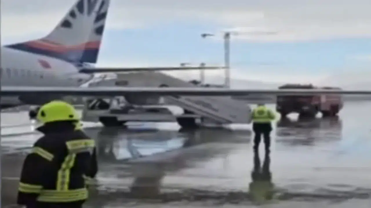 Antalya Havalimanı’nda facianın eşiğinden dönüldü : Kalkışta uçağın tekerleği koptu