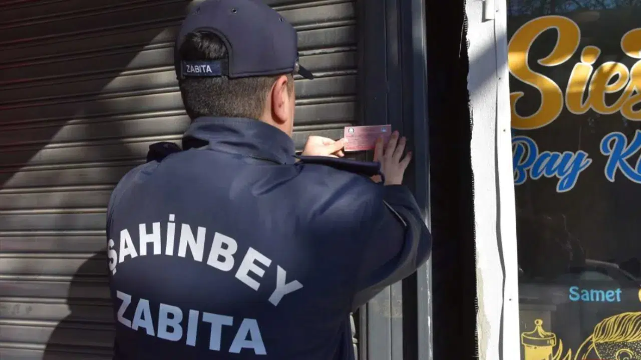 Gaziantep’te tarihi geçmiş ürün skandalı : 2 iş yerine kapatma cezası