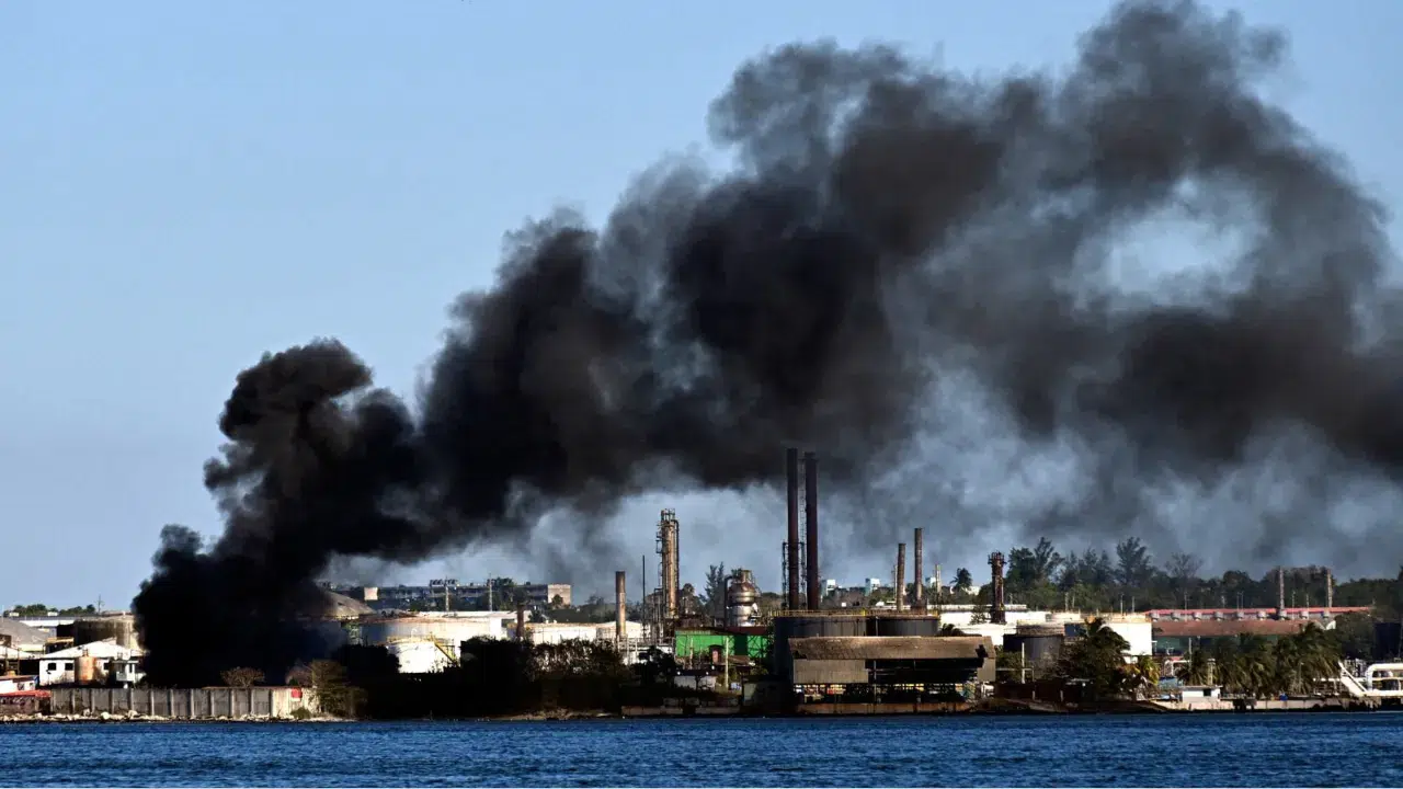 Küba’daki petrol rafinerisinde yangın çıktı