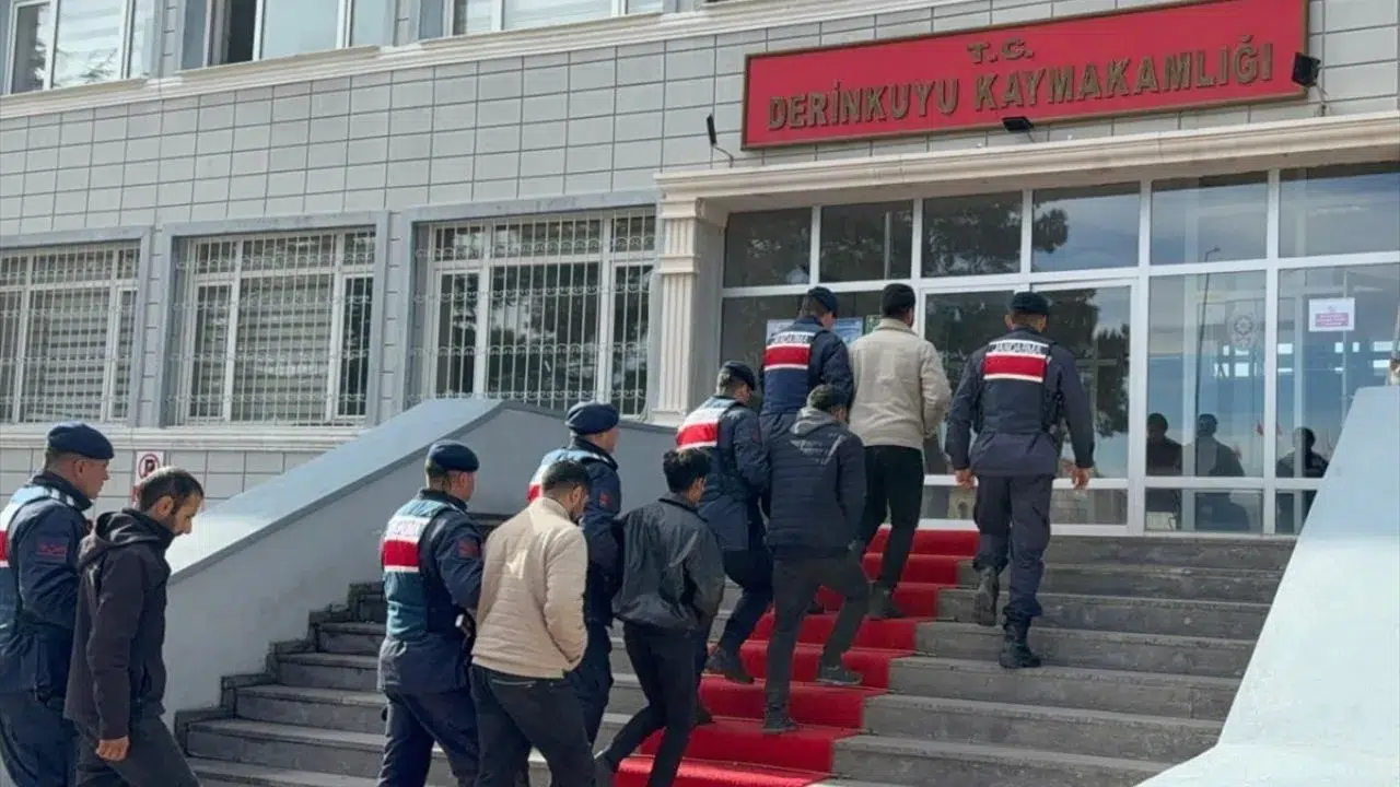 Nevşehir'de göçmen kaçakçıları yakalandı