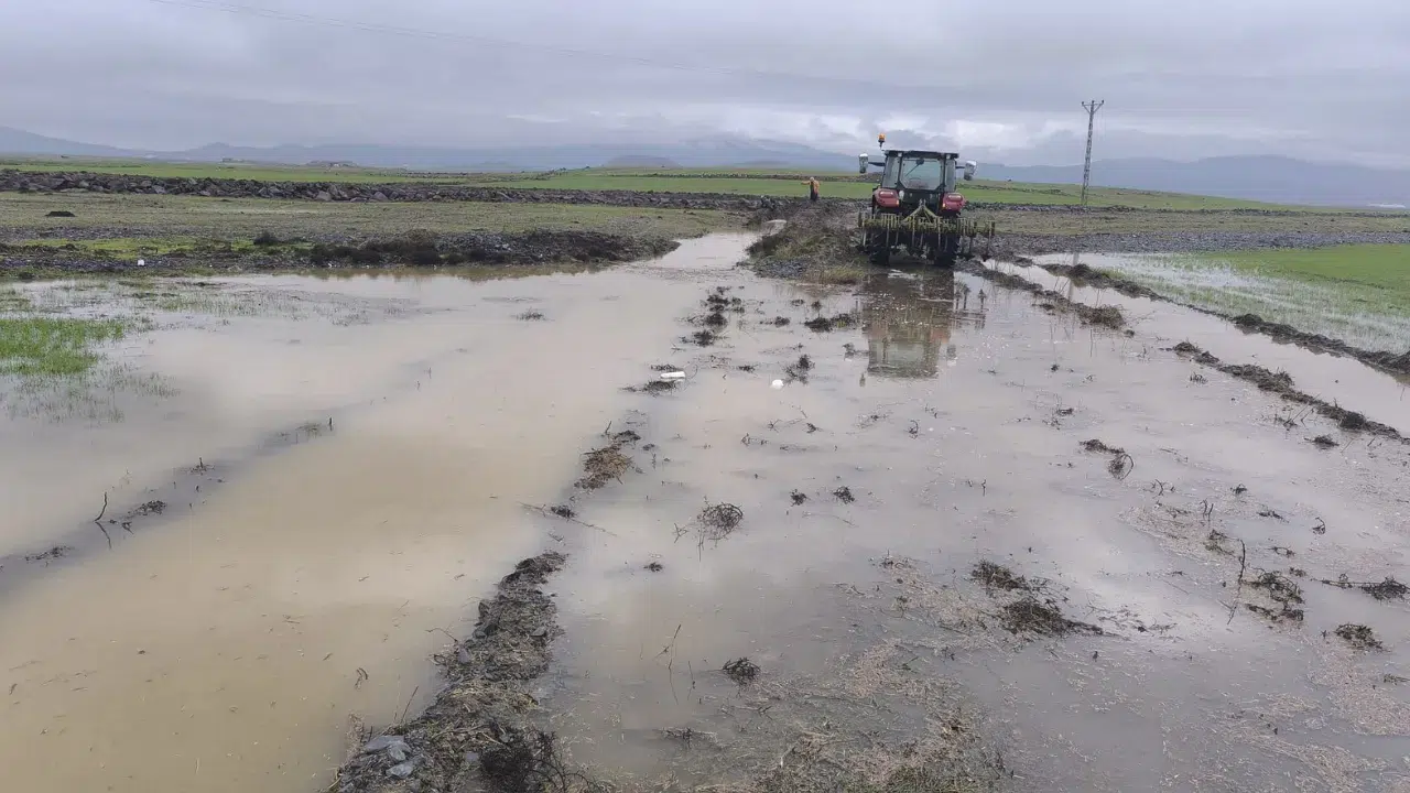 Gaziantep'te sağanak etkisi : Tarım arazileri sular altında