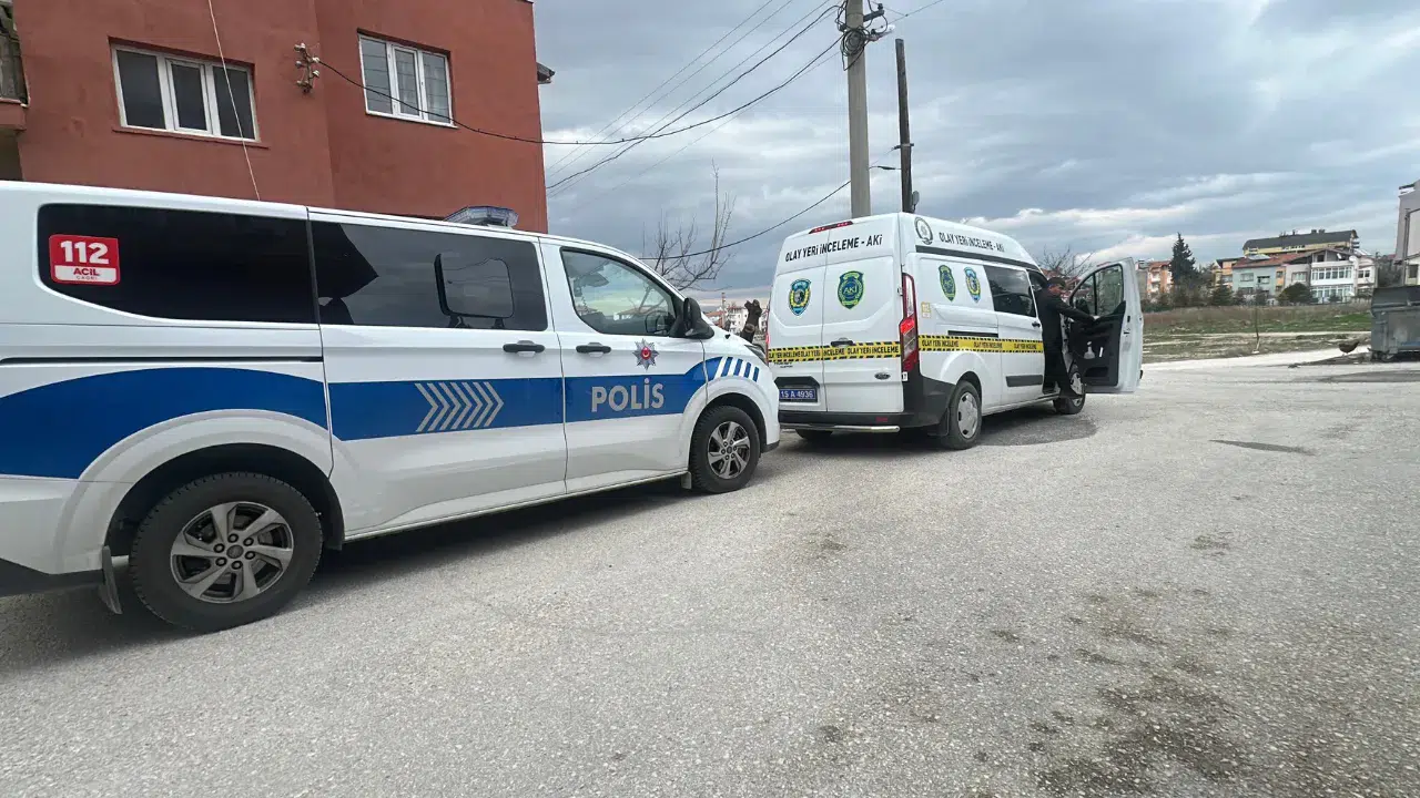 Burdur'da şüpheli ölüm : 55 yaşındaki adam arkadaşının evinde fenalaşarak öldü