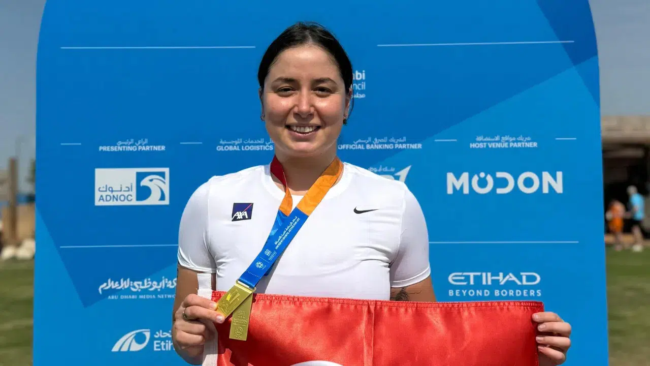 Milli yüzücü Bengisu Avcı, Abu Dhabi'de şampiyon oldu!