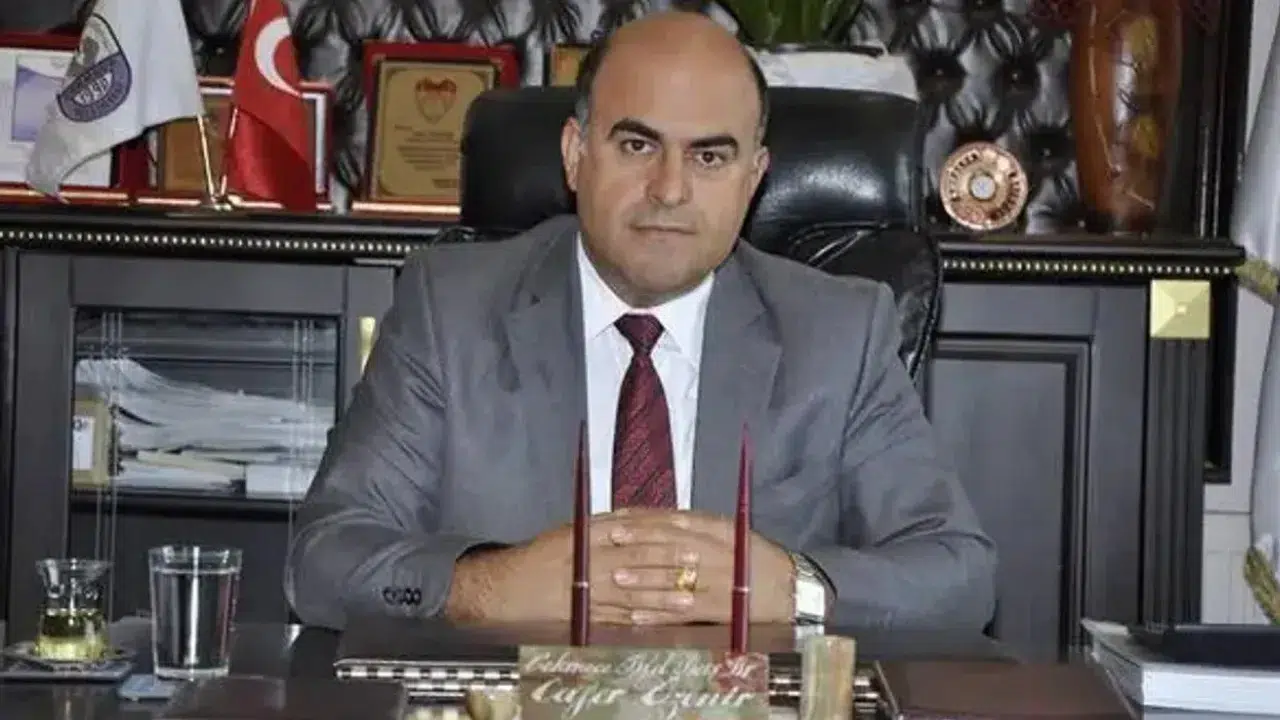 Hatay'da eski belediye başkanı baba ile oğlu arasındaki kavga can aldı