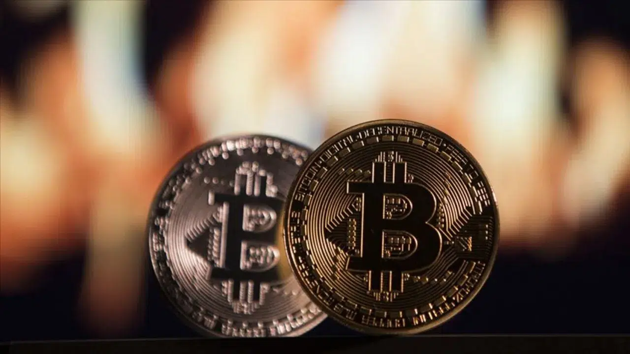 Bitcoin tarihi düşüşe imza attı : Haftalık kayıp %16'ya yaklaştı