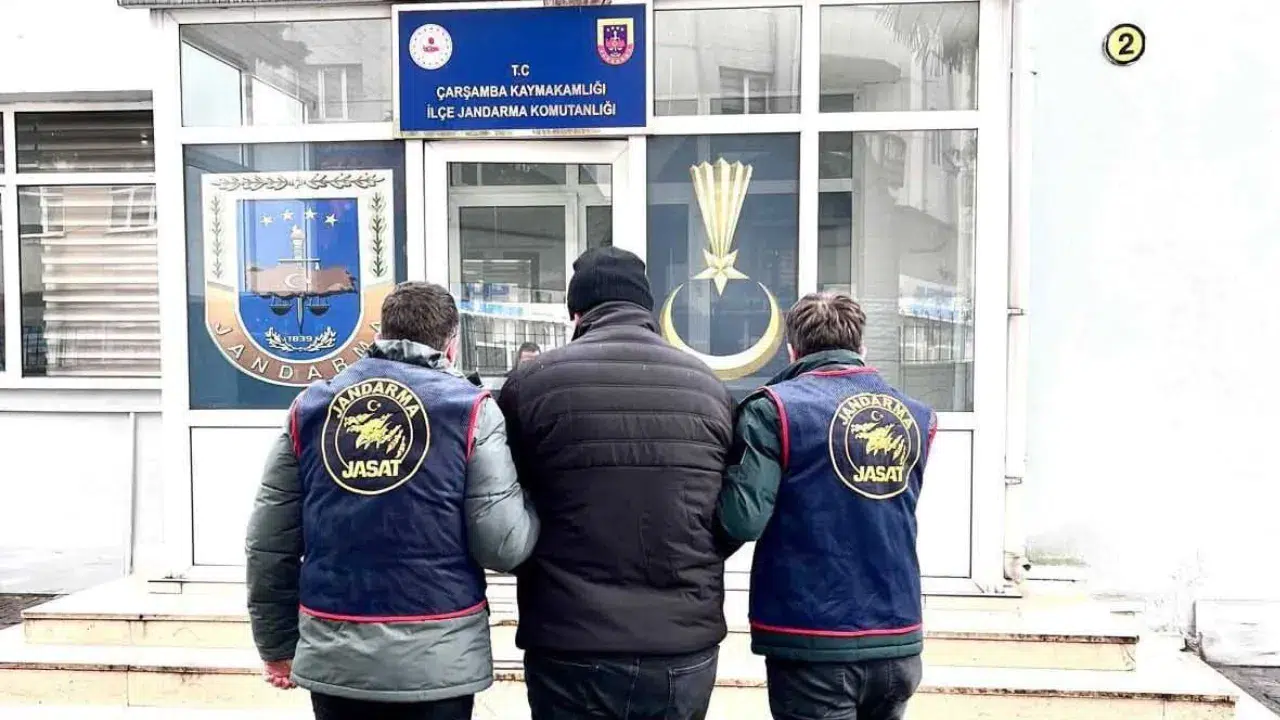 FETÖ üyeliğinden hapis cezası bulunan 2 firari Samsun’da yakalandı