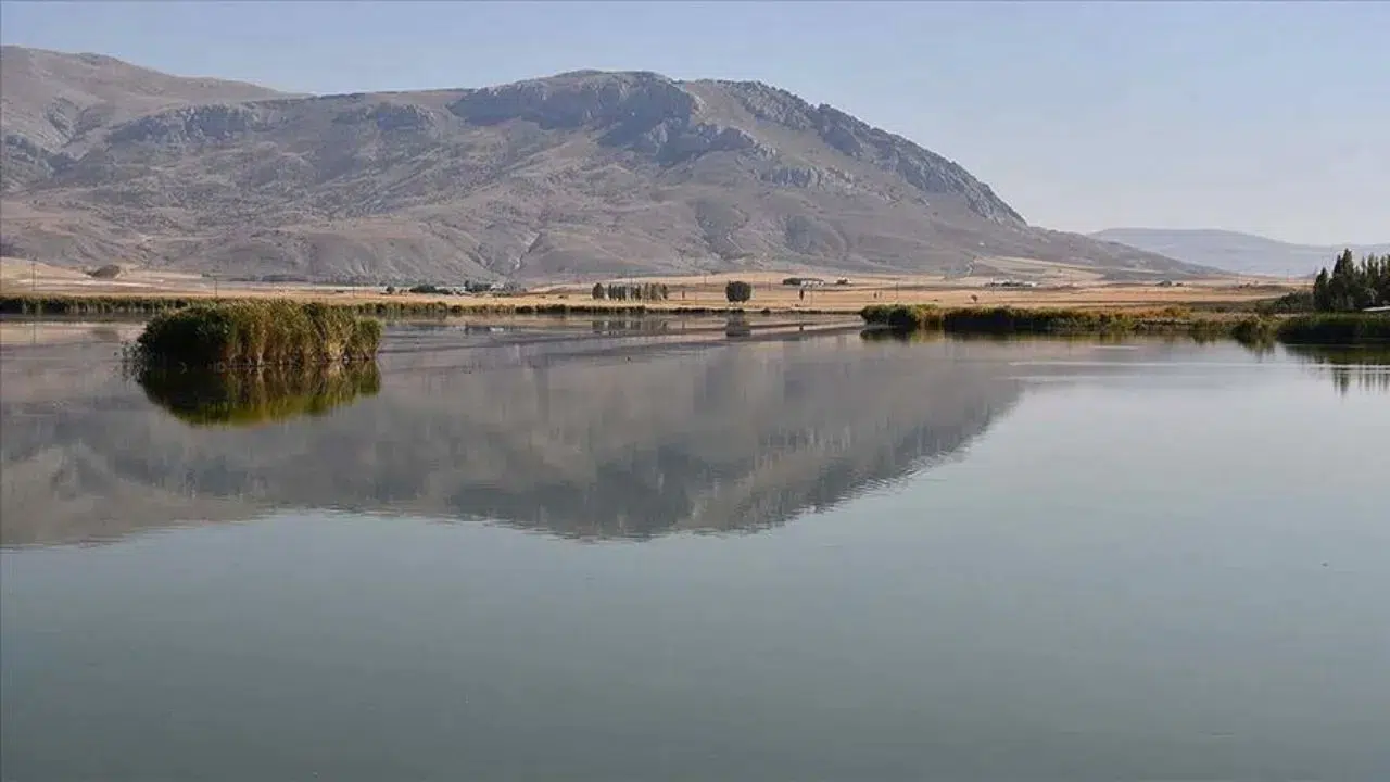 Ulaş Gölü kurumaktan kurtuldu : Kar suyu can oldu