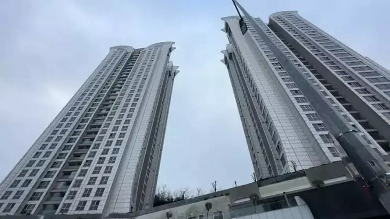 Sarıyer'de şüpheli ölüm : 12 yaşındaki çocuk 30'uncu kattan düştü!