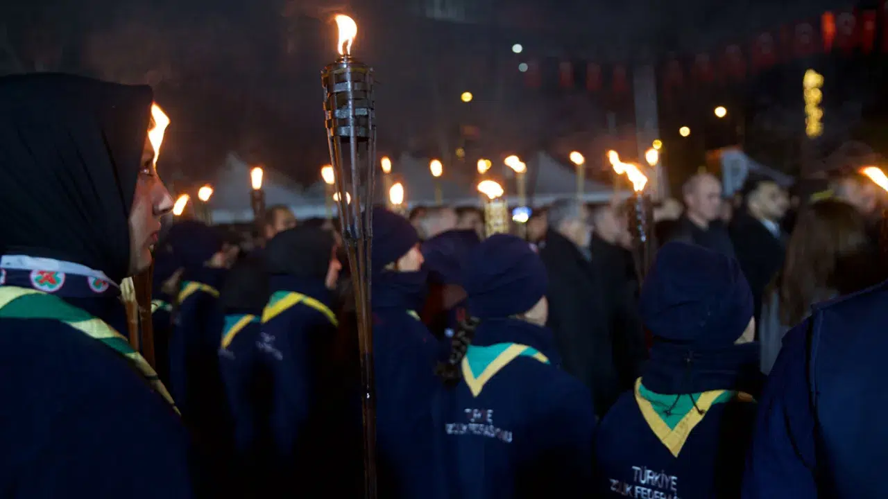 Osmaniye'de anma programı : 6 Şubat 2023'teki depremlerde hayatını kaybedenler anıldı