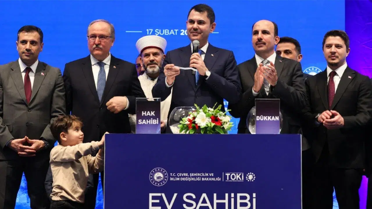 Bakan Kurum : Yolunu yapamayan bir anlayış, bize şehircilik dersi vermeye çalışıyor