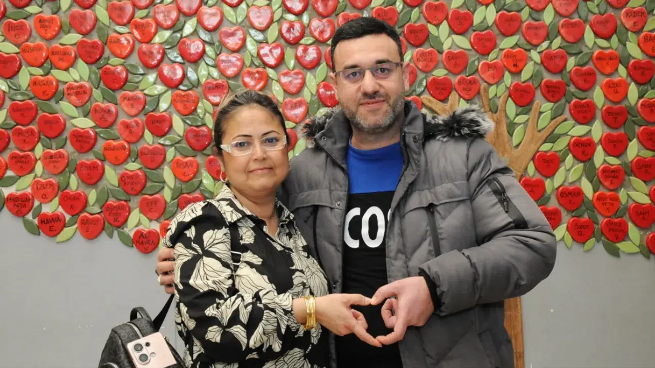 Antalya’da diyaliz hastası kadın eşinin böbreğiyle hayata tutundu