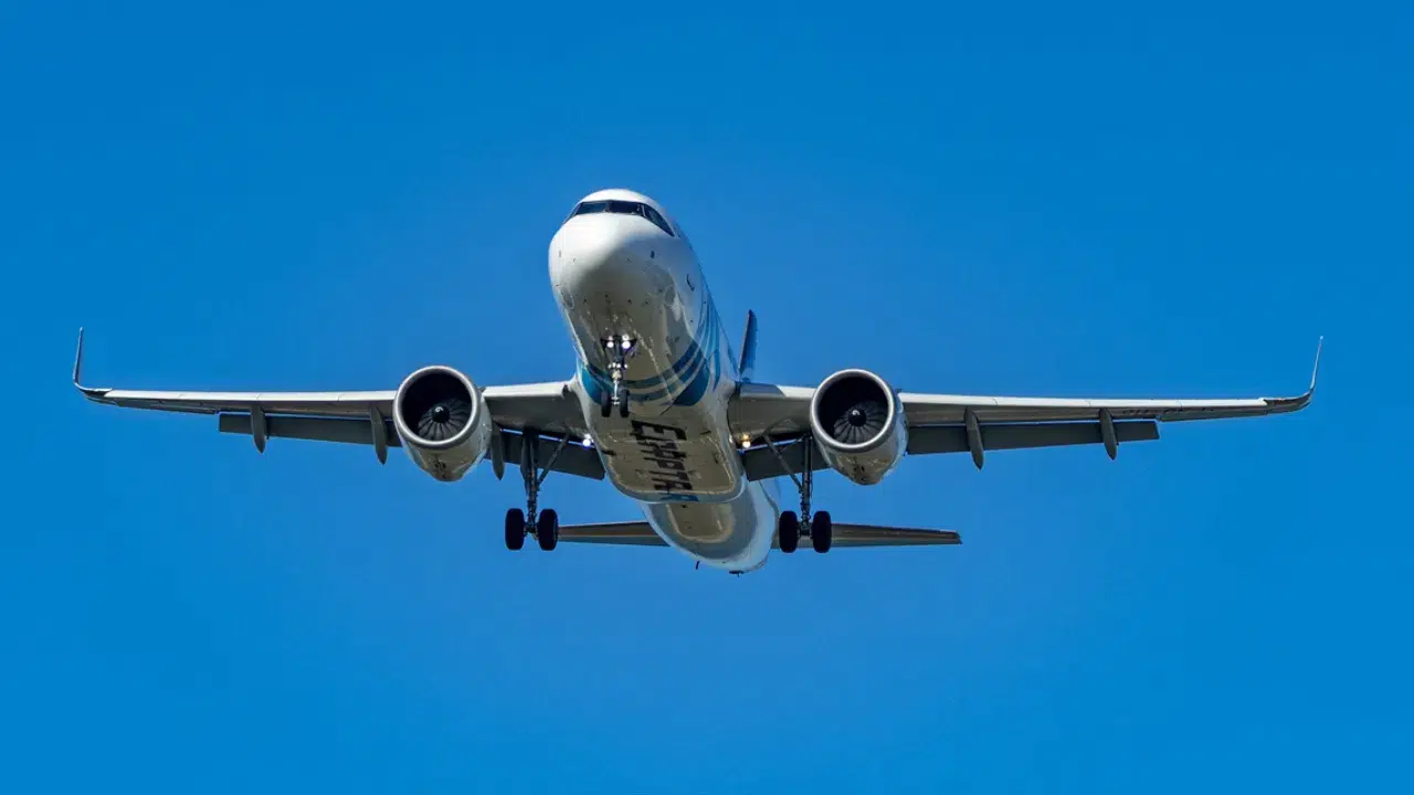 Egyptair uçağı İstanbul Havalimanı'na acil iniş yaptı