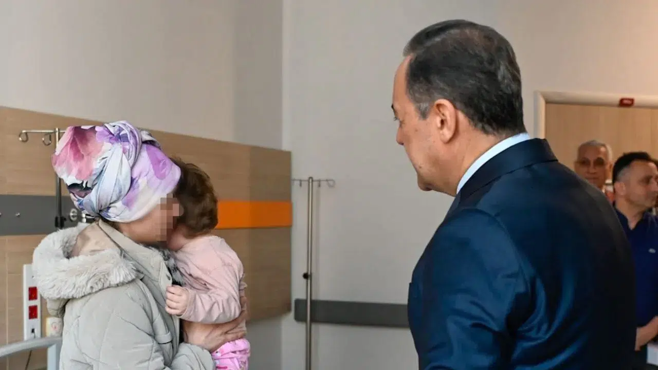 Yalova’da komşu kavgası kanlı bitti: Baba ve 14 aylık kızı yaralandı