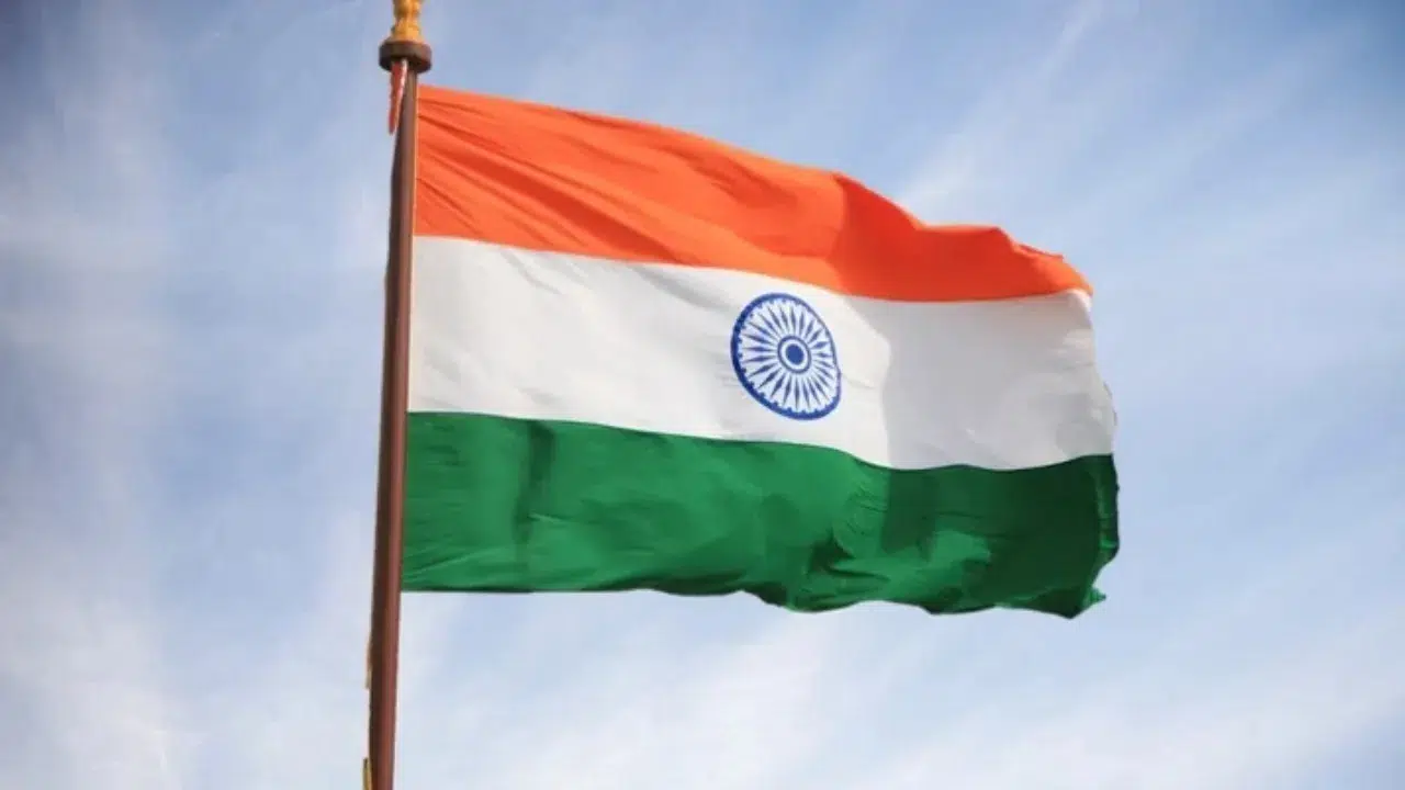 Hindistan'ın başkenti Yeni Delhi'de yangın : Çok sayıda kişi binada mahsur kaldı