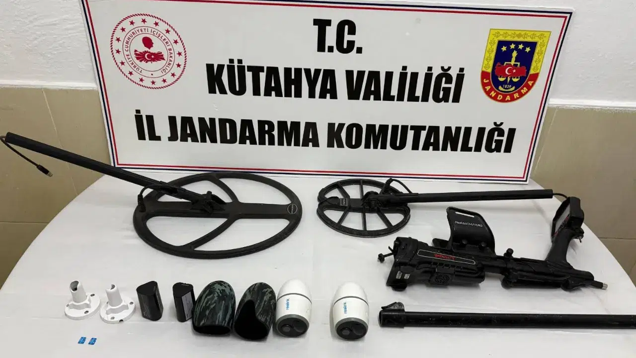 Kütahya'da kaçak kazı yapan 2 kişi yakalandı