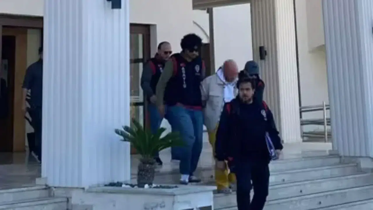 Fethiye’de KADES ihbarı sonrası gidilen evde silah ve esrar ele geçirildi