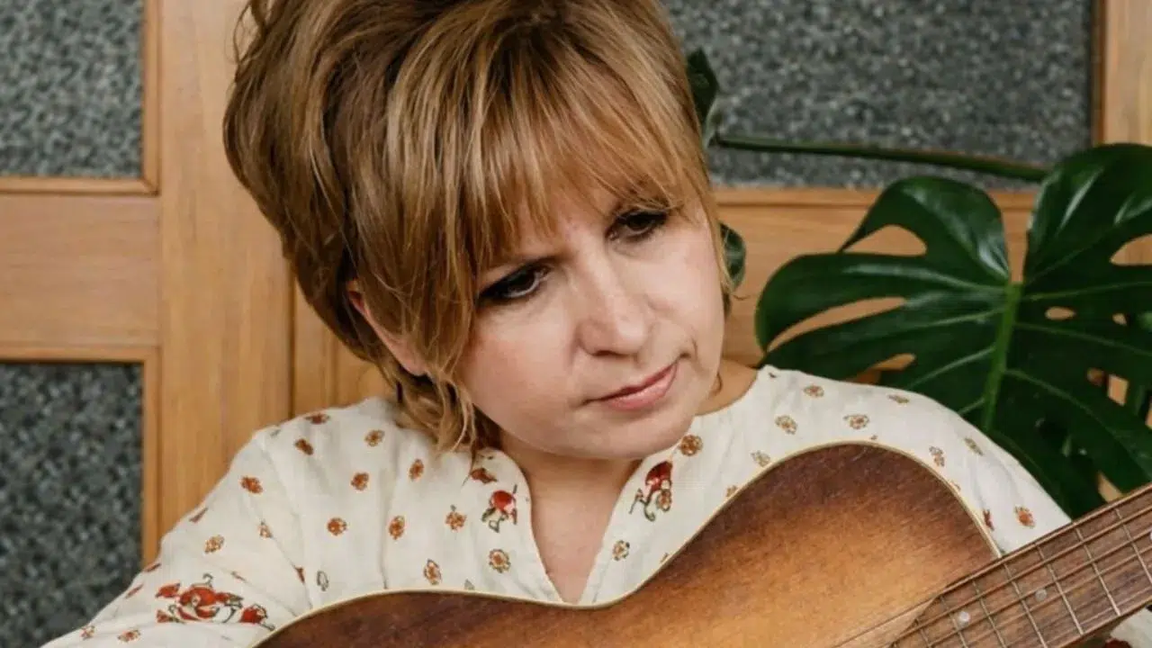 Müzik dünyası yasta ! Duayen söz yazası Ülkü Aker hayatını kaybetti