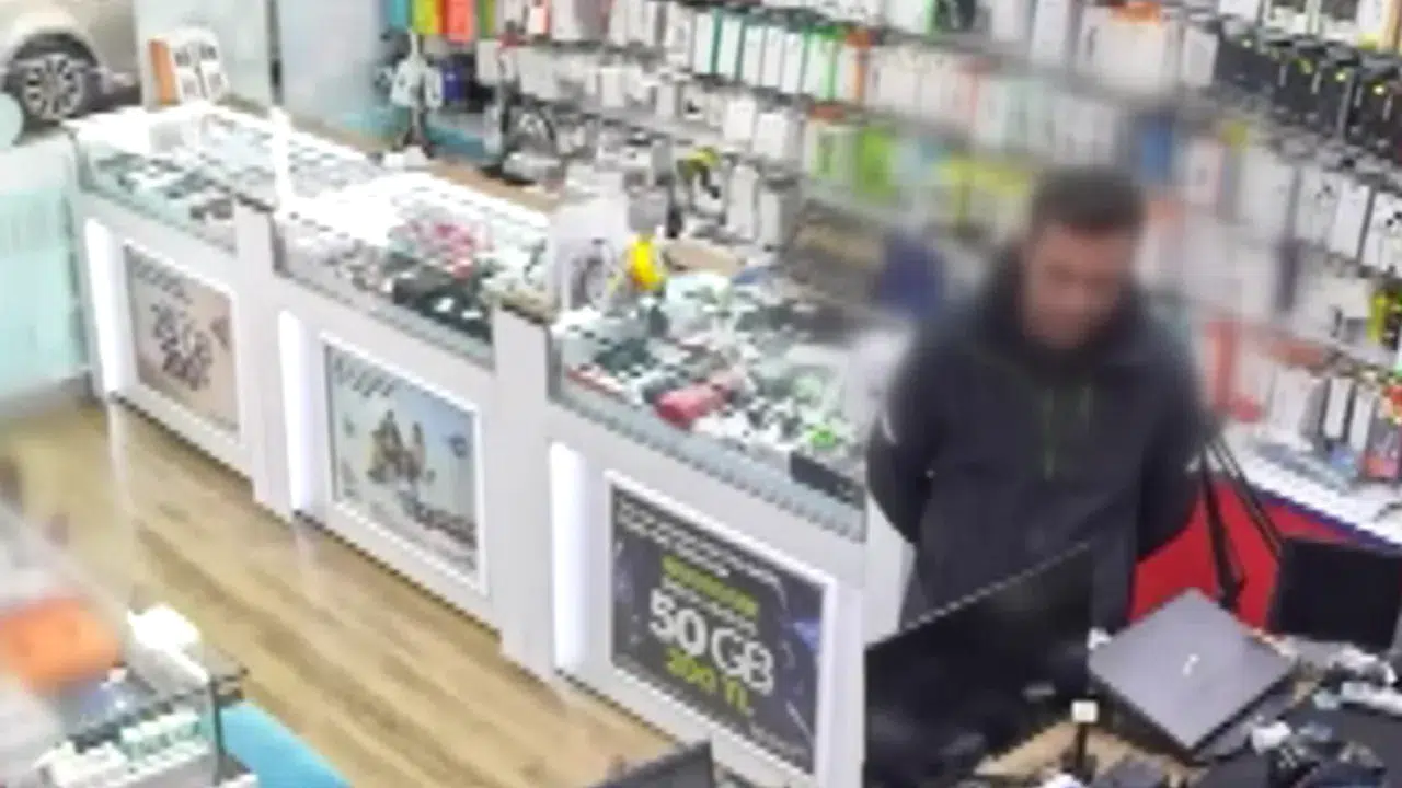 Ankara'da kurye teslim etmesi gereken telefonu çaldı : Soruşturma başlatıldı