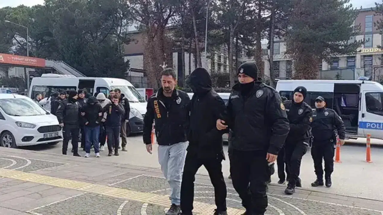 Amasya merkezli 9 ilde yasa dışı bahis operasyonu : 13 şüpheli tutuklandı