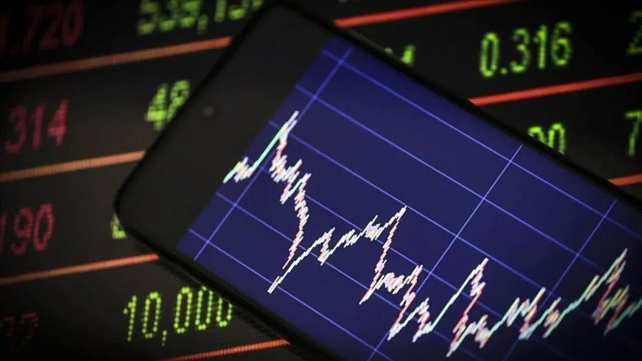 Hürmüz Boğazı gelişmeleri piyasaları rahatlattı : Petrol düştü , teknoloji hisseleri yükseldi