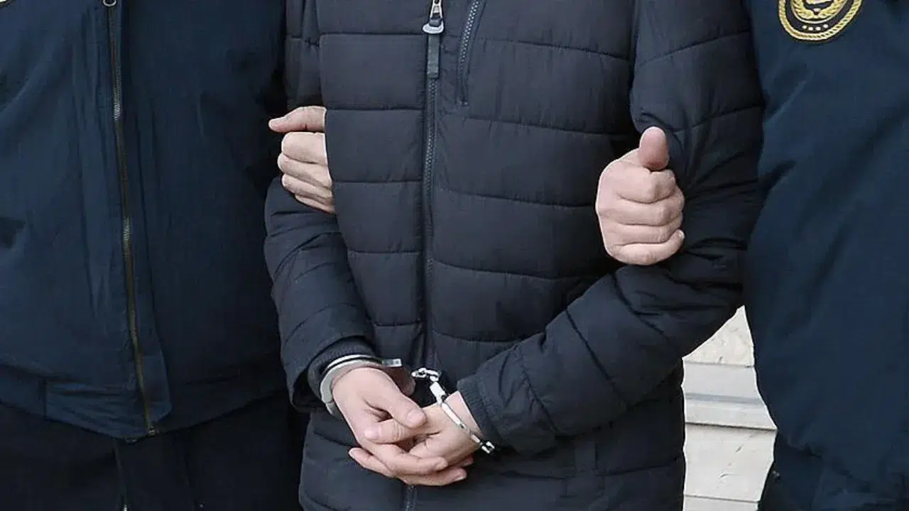 Kilis'te bir araçta  17 kilo 105 gram uyuşturucu yakalandı