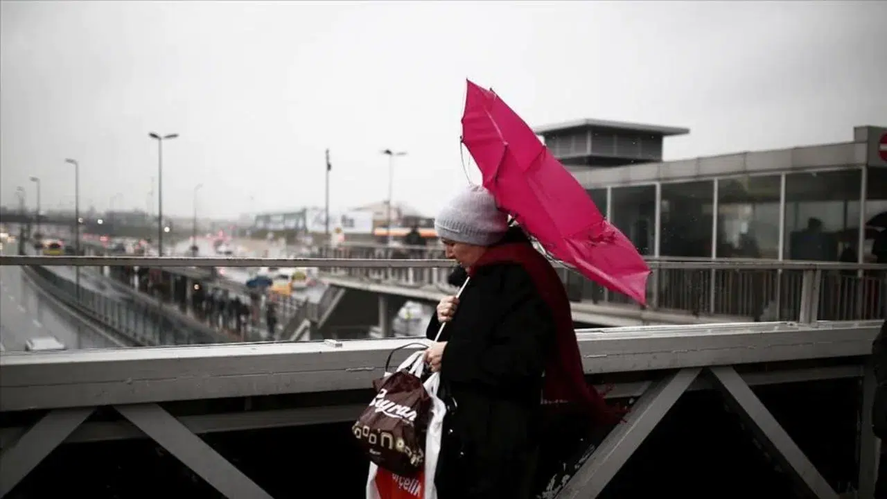 Meteoroloji düğmeye bastı : Marmara'da fırtına Doğu'da kar kapıda