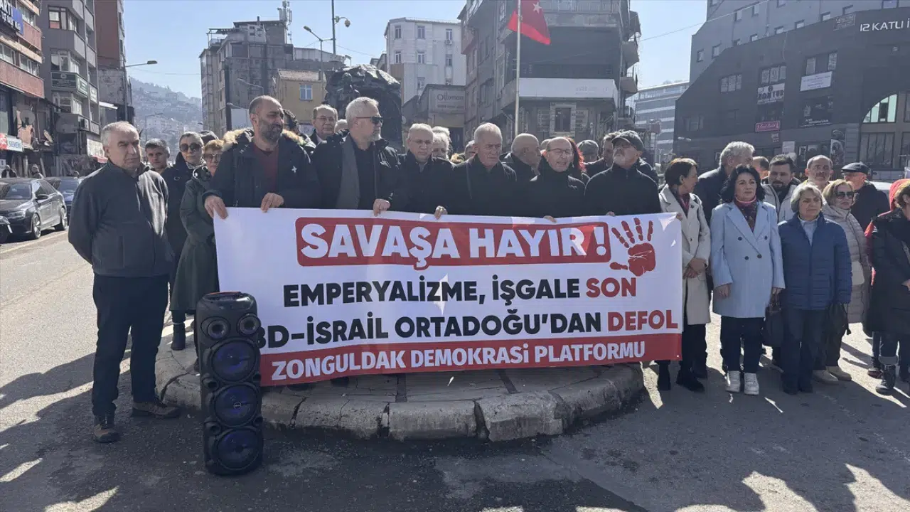 Zonguldak'ta İran'a yönelik saldırılar protesto edildi